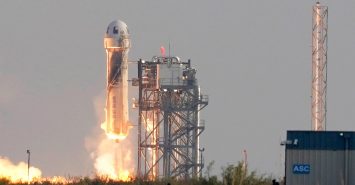 Jeff Bezos offers to cover ‘billions’ in NASA costs for chance to take part in moon missions